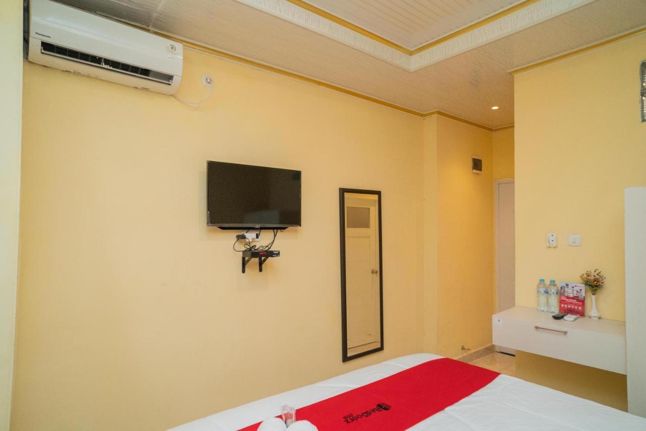 Reddoorz Plus Syariah Near Pasar Turi Σουραμπάγια Εξωτερικό φωτογραφία