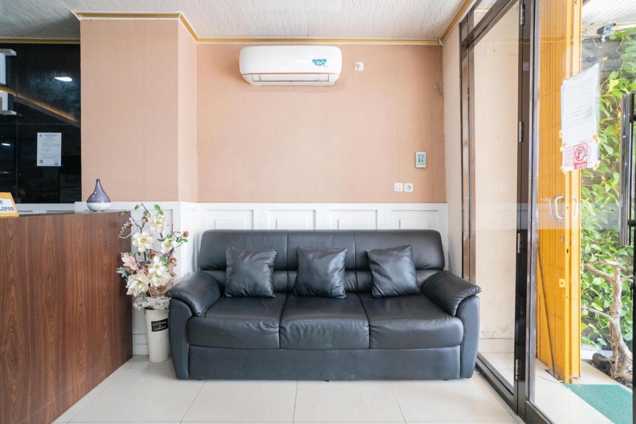 Reddoorz Plus Syariah Near Pasar Turi Σουραμπάγια Εξωτερικό φωτογραφία