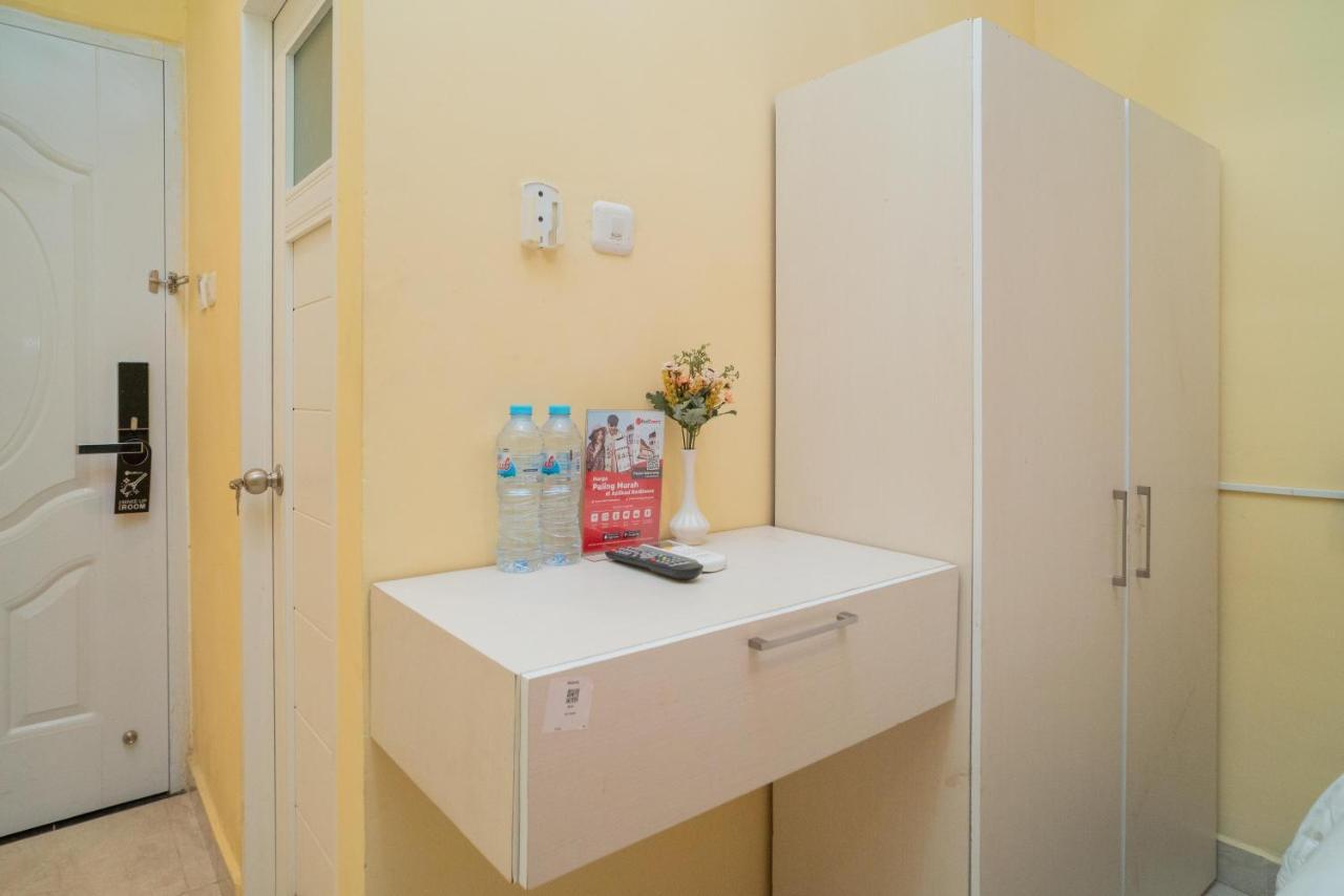 Reddoorz Plus Syariah Near Pasar Turi Σουραμπάγια Εξωτερικό φωτογραφία