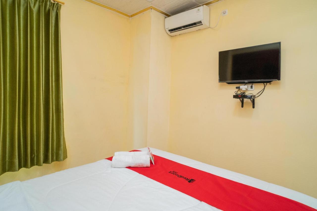 Reddoorz Plus Syariah Near Pasar Turi Σουραμπάγια Εξωτερικό φωτογραφία