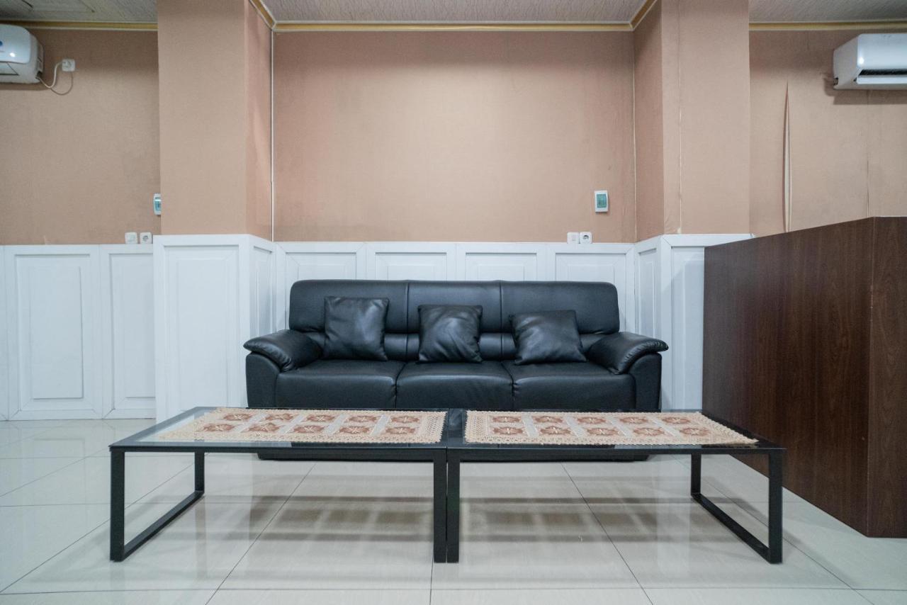 Reddoorz Plus Syariah Near Pasar Turi Σουραμπάγια Εξωτερικό φωτογραφία