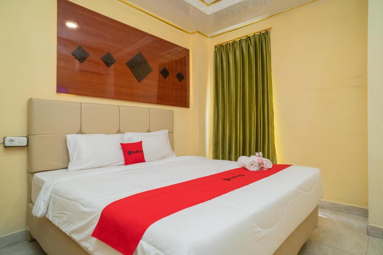 Reddoorz Plus Syariah Near Pasar Turi Σουραμπάγια Εξωτερικό φωτογραφία